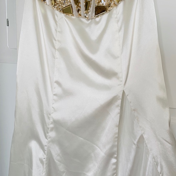 NWT - Terani Couture Ivory & Gold Gown - Picture 5 of 7